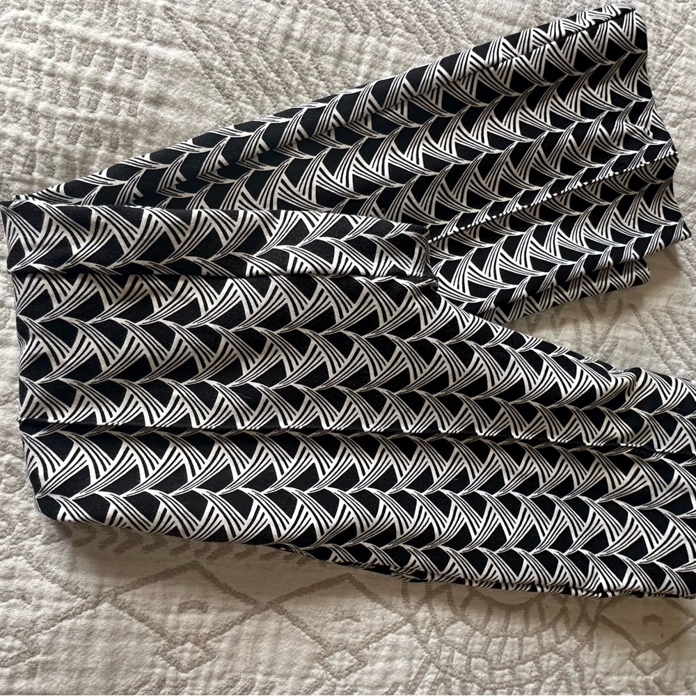 Anthropologie Maeve Black and White Patterned Women's Pants - Picture 2 of 4